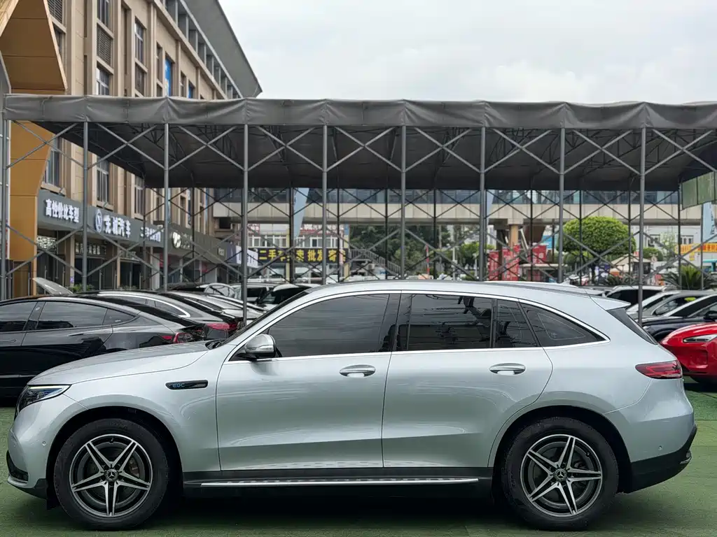 Mercedes-Benz EQC 2020 — фото 3