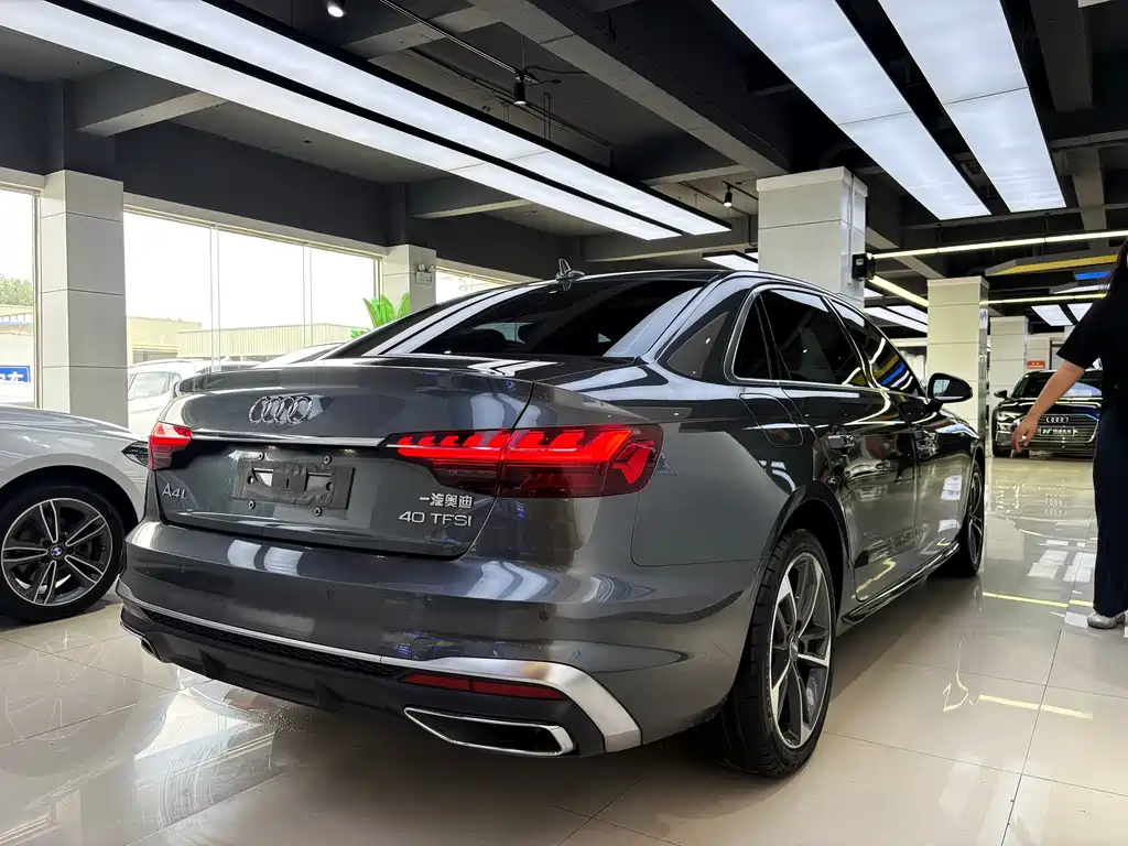 Audi A4L 2021 — фото 5