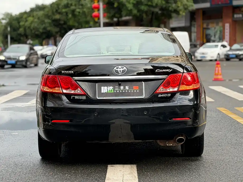 Toyota Camry 2008 — фото 10