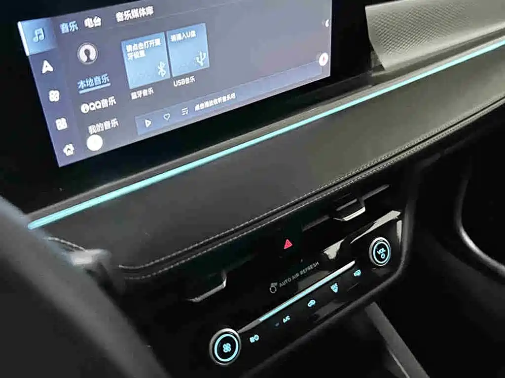 Ford Escort 2021 — фото 12