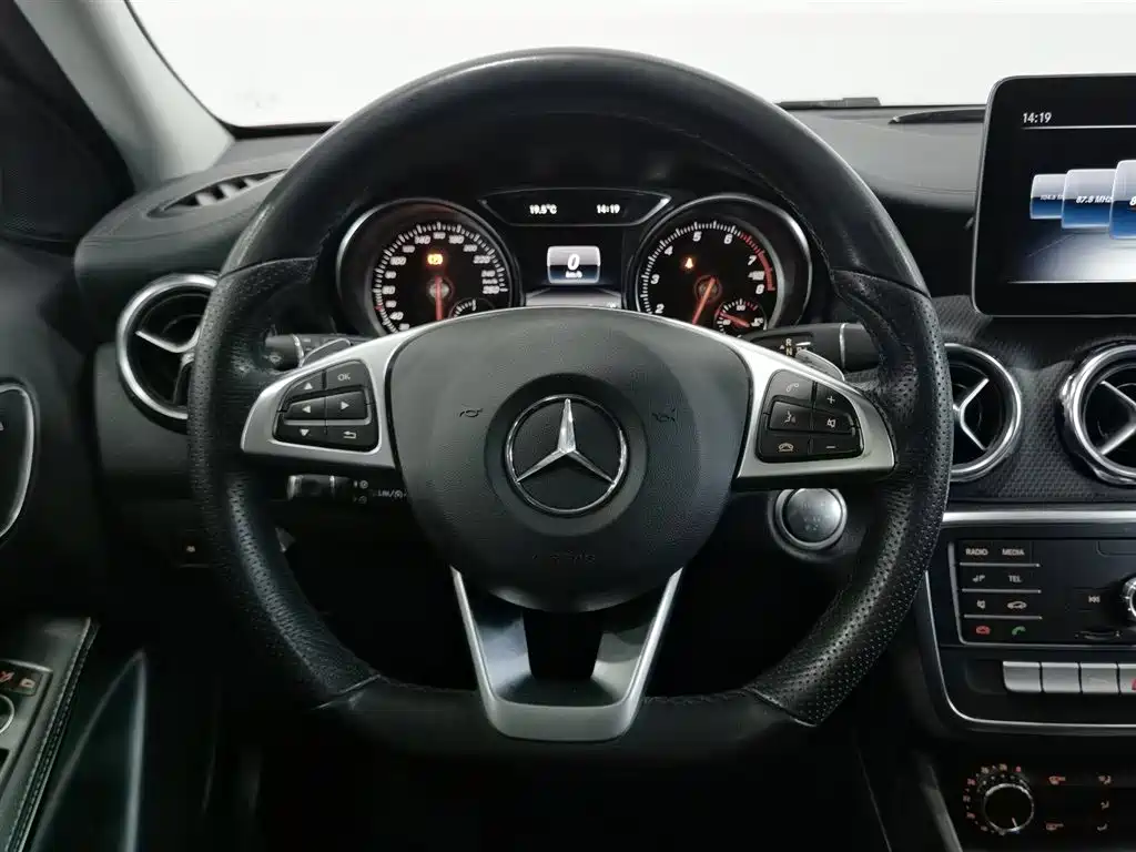 Mercedes-Benz GLA 2019 — фото 11
