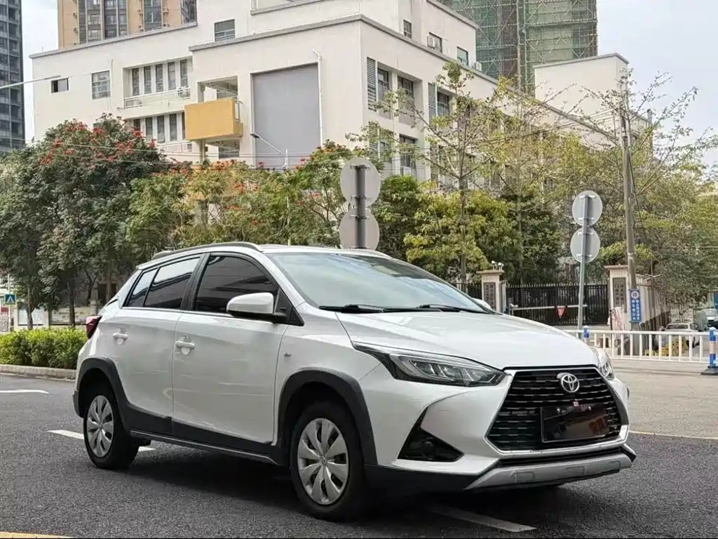 Toyota Yaris L 2021 — фото 8