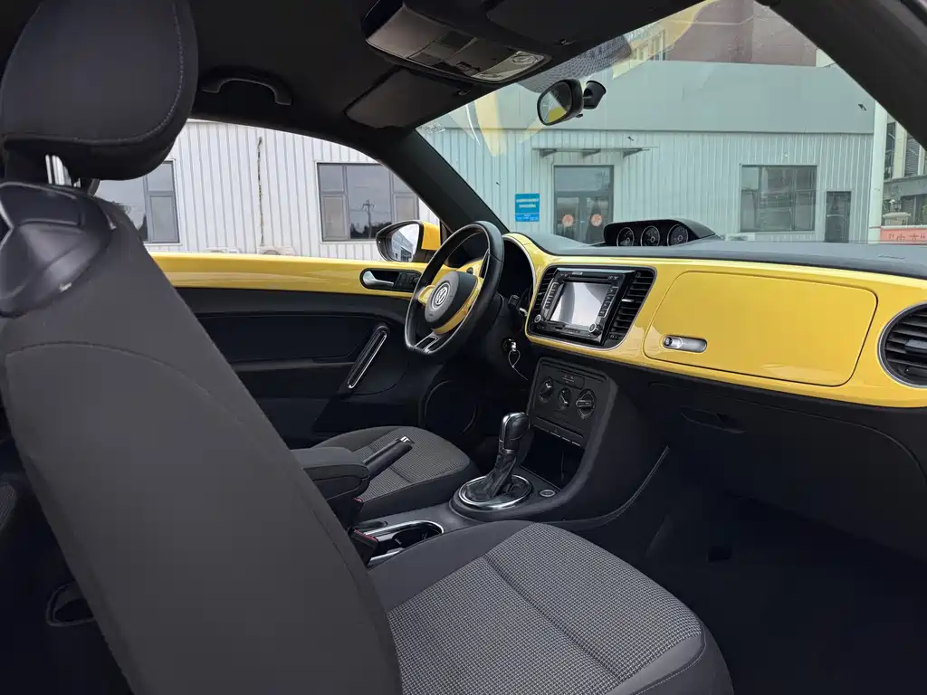 Volkswagen Beetle 2014 — фото 15