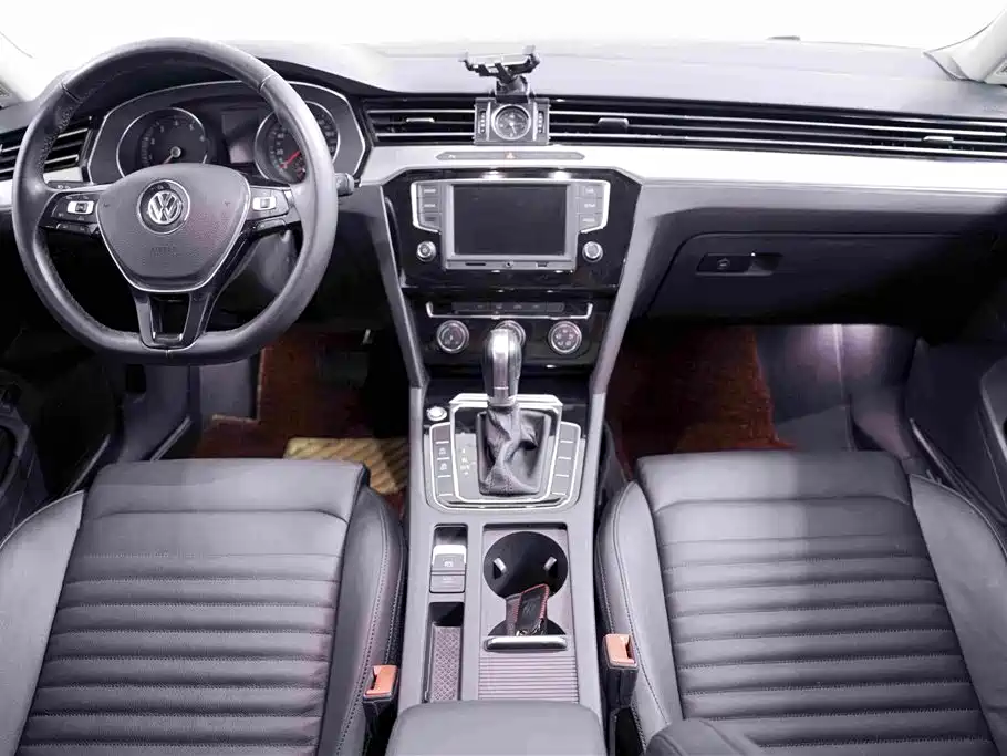 Volkswagen Magotan 2016