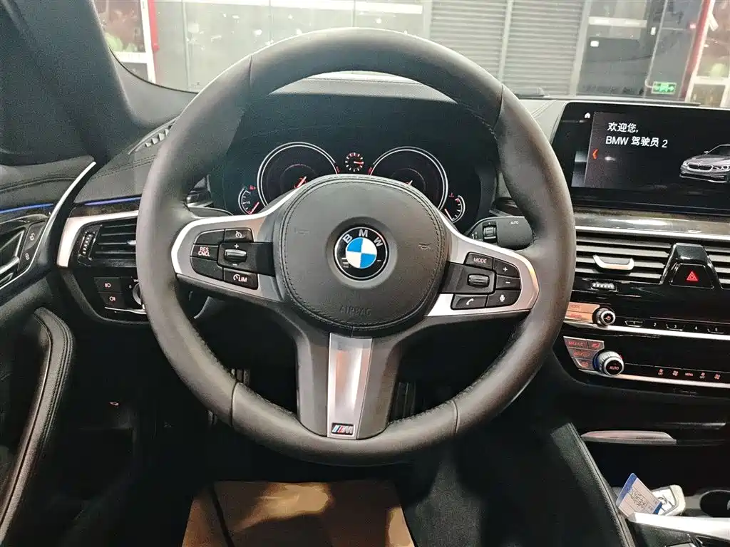 BMW 5 Series 2018 — фото 5