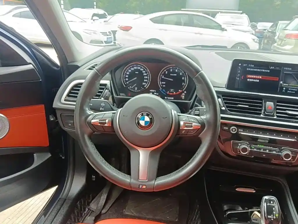 BMW 1 Series 2021 — фото 11