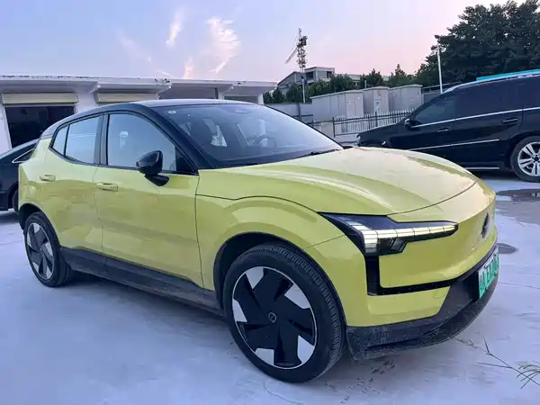 Volvo EX30 2024