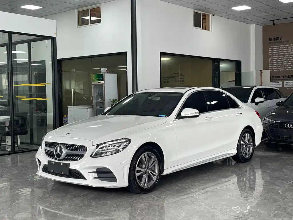 Mercedes-Benz C-Class 2020