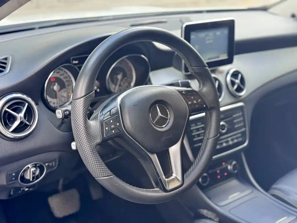 Mercedes-Benz GLA 2016 — фото 9