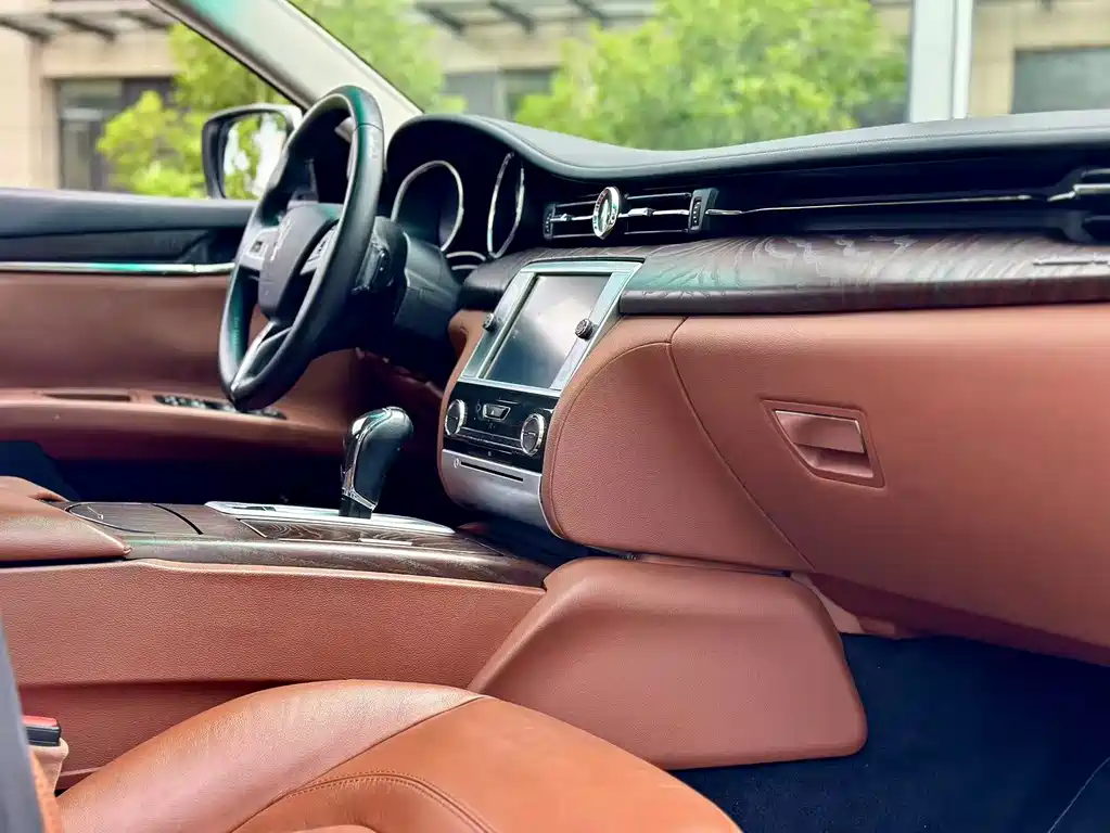 Maserati Quattroporte 2016 — фото 11