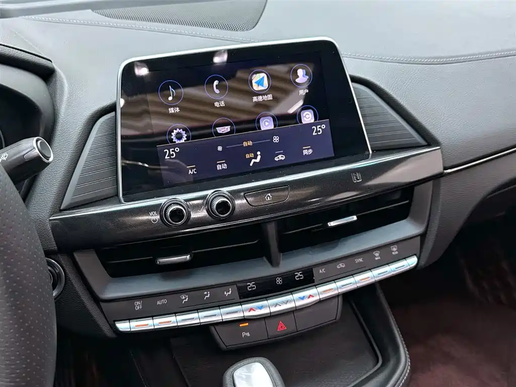 Cadillac CT4 2021 — фото 15
