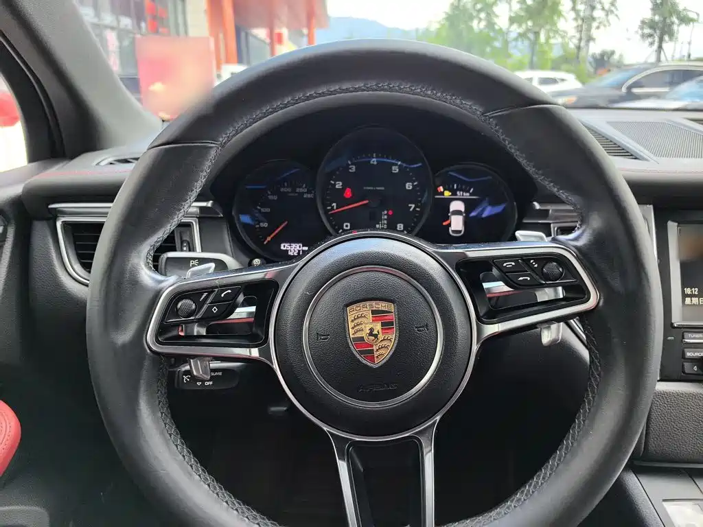Porsche Macan 2015 — фото 12