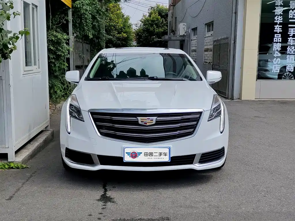 Cadillac XTS 2018 — фото 2