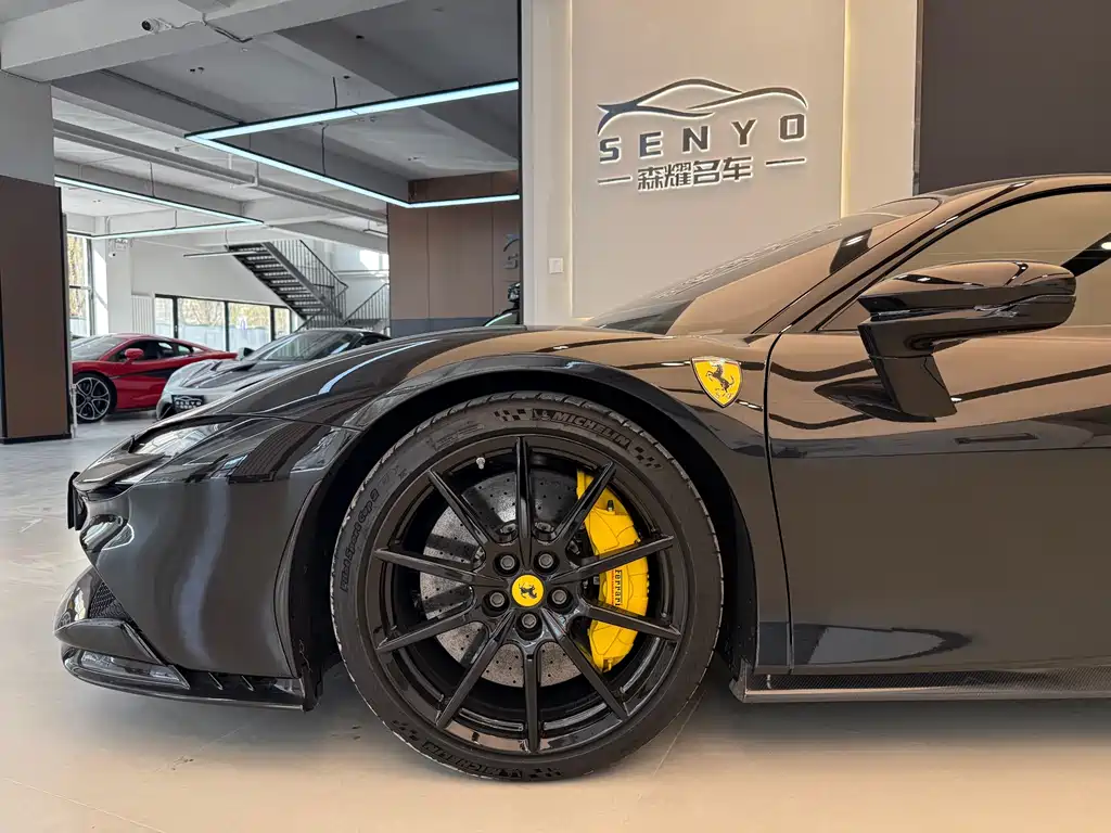 Ferrari SF90 2023 — фото 17