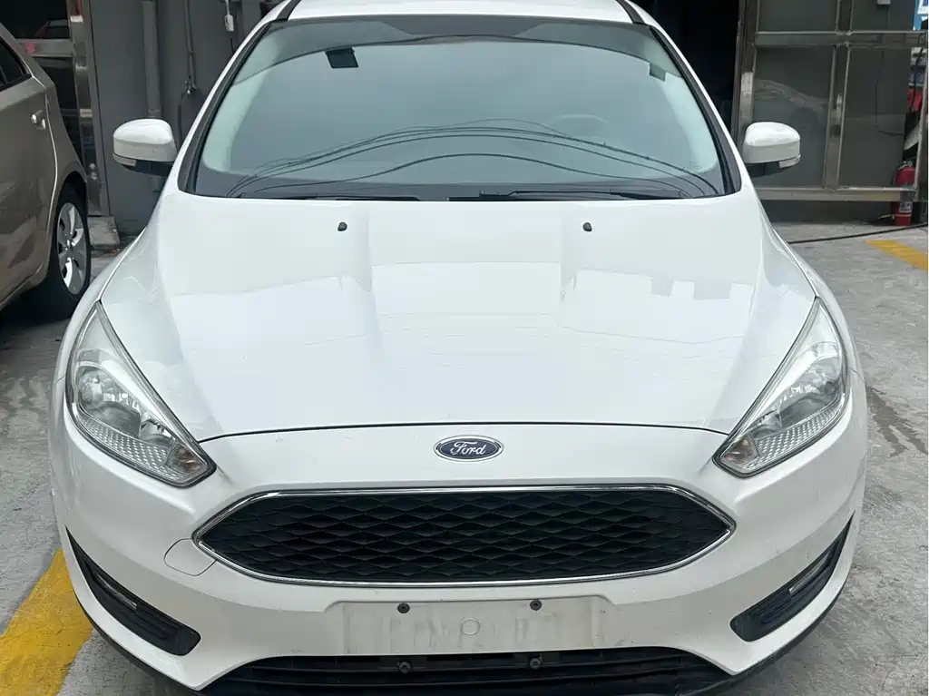 Ford Focus 2018 — фото 2
