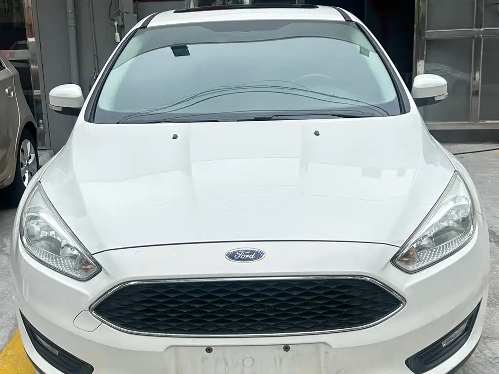 Ford Focus 2018 — фото 15