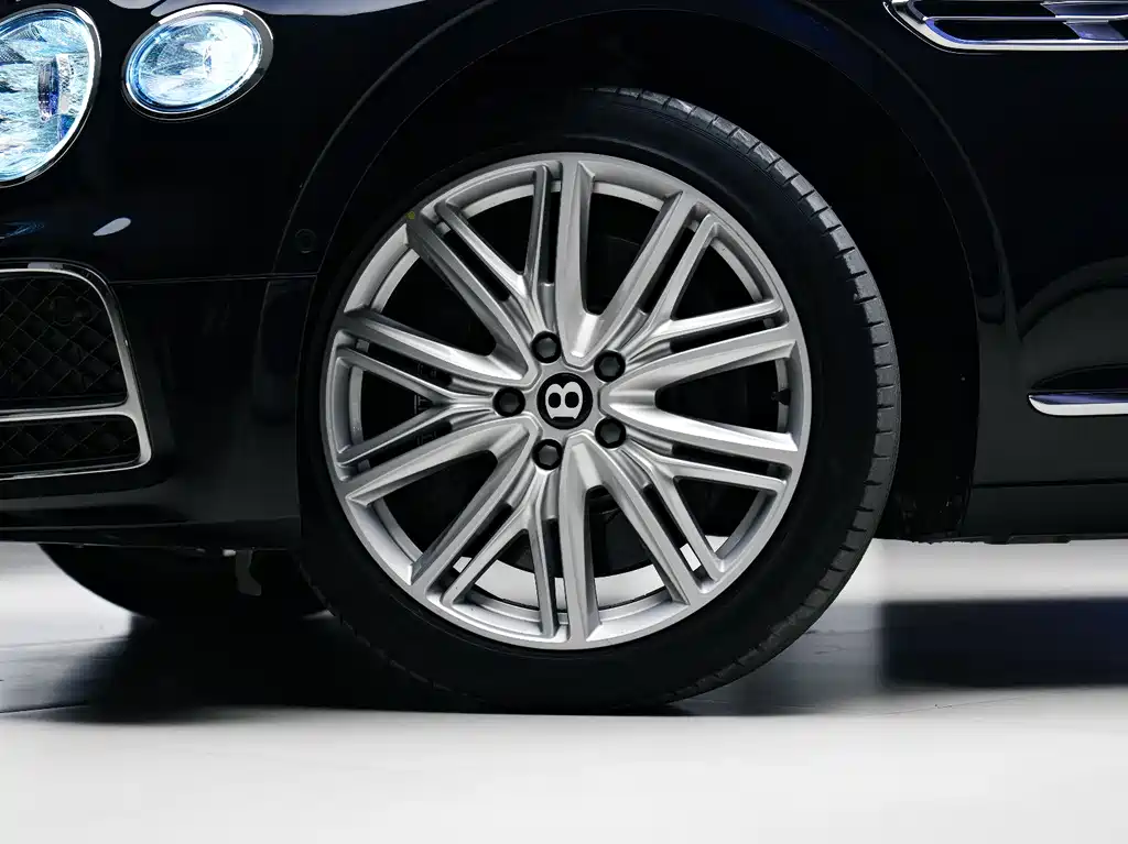 Bentley Flying Spur PHEV 2024 — фото 13