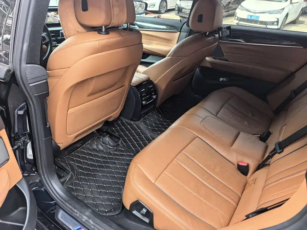 BMW 6 Series GT 2020 — фото 11