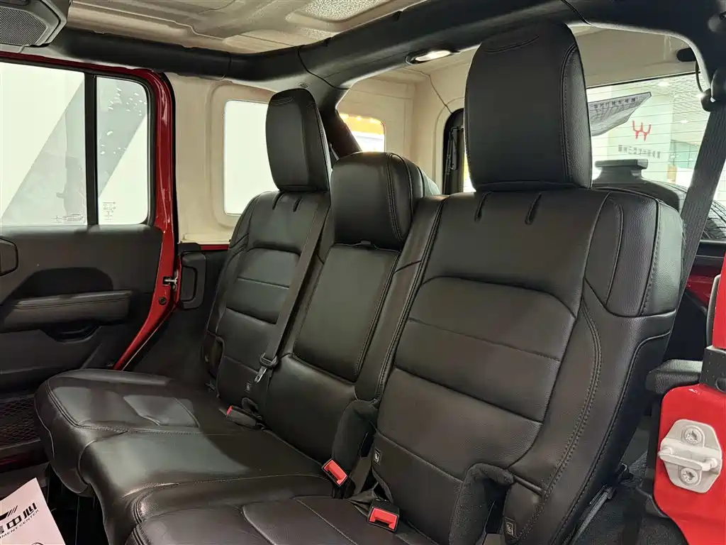 Jeep Wrangler 2024 — фото 11