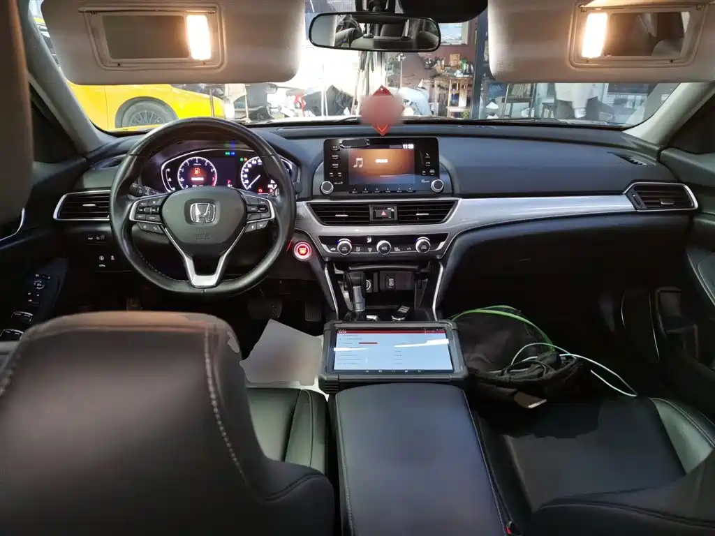 Honda Accord 2020 — фото 10