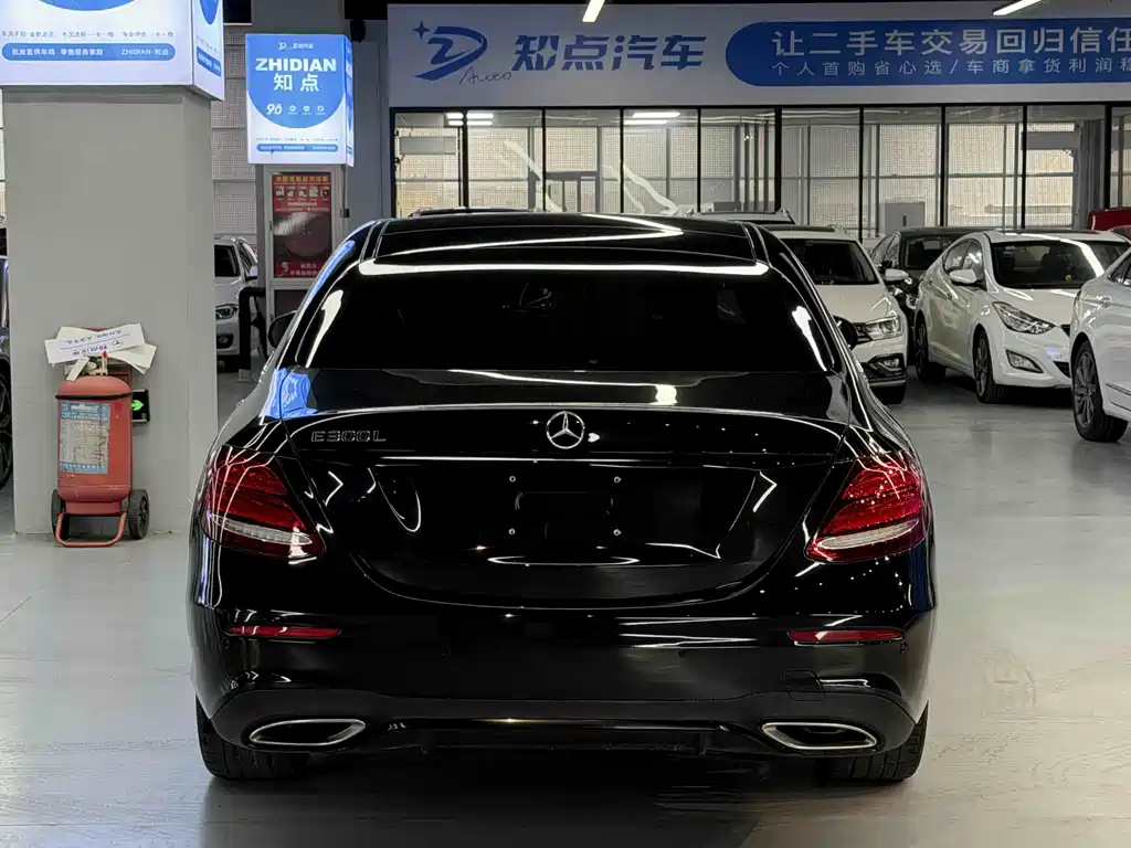 Mercedes-Benz E-Class 2019 — фото 24