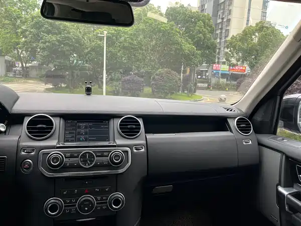 Land Rover Discovery 2015