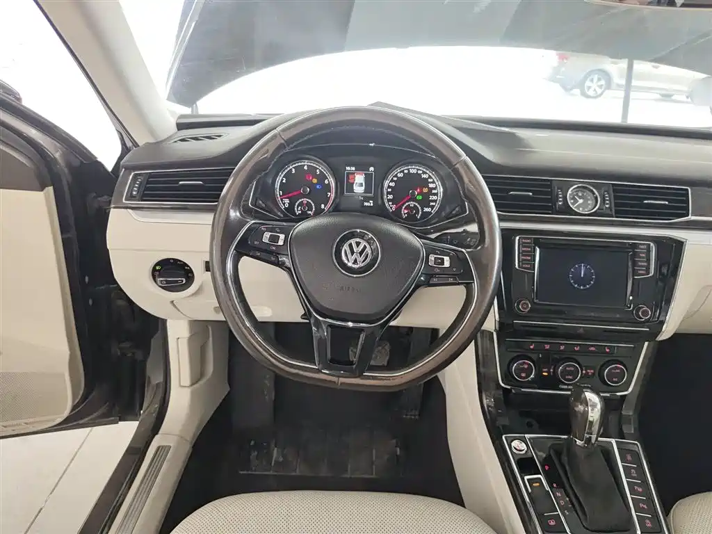 Volkswagen Passat 2016 — фото 7