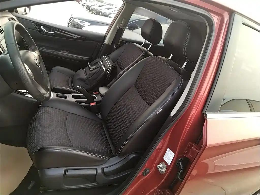 Nissan Tiida 2017 — фото 12