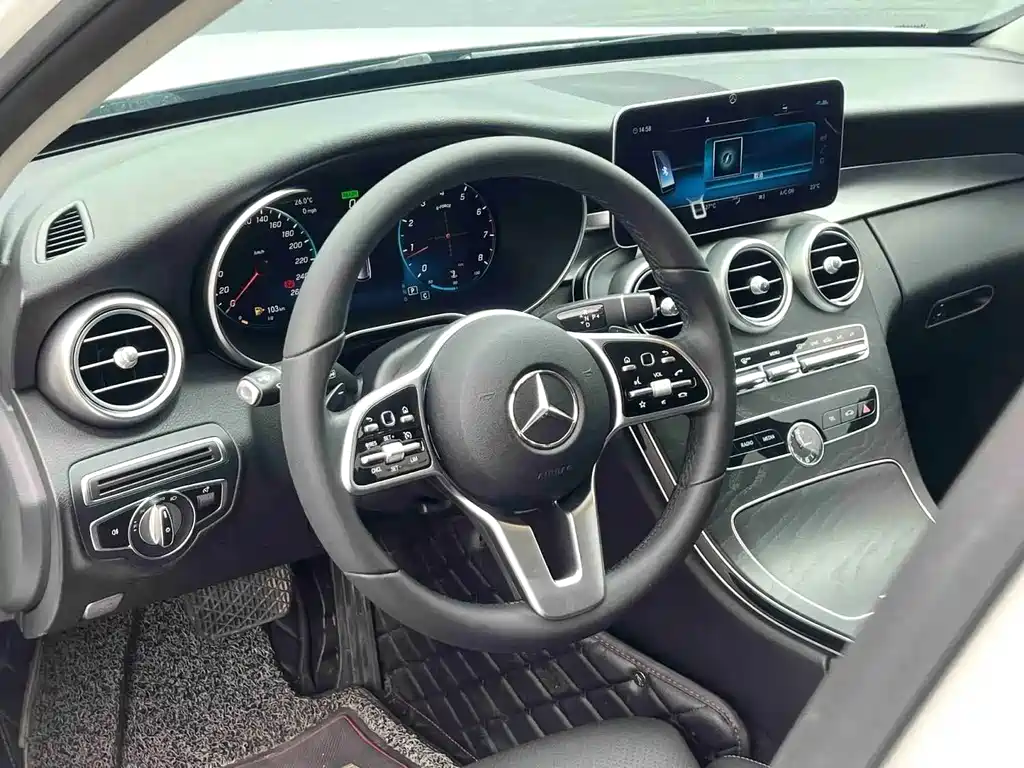 Mercedes-Benz C-Class 2019 — фото 9