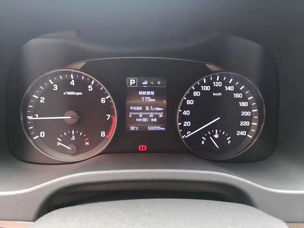 Hyundai Elantra 2018 — фото 12