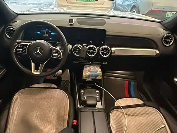 Mercedes-Benz GLB 2021