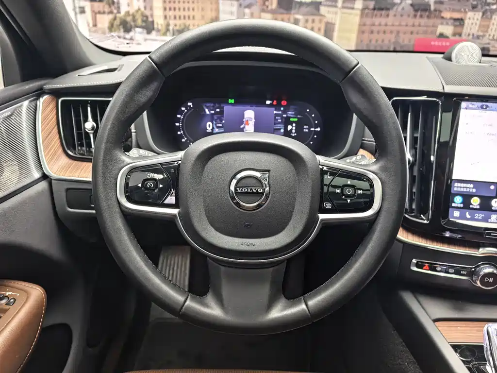 Volvo XC60 PHEV 2024 — фото 4
