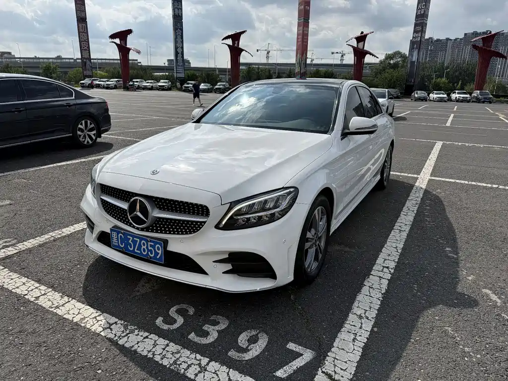Mercedes-Benz C-Class 2021
