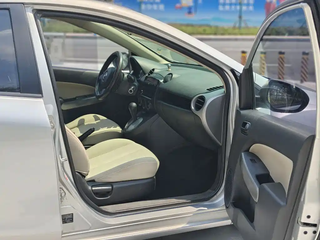 Mazda 2 Jinshang 2010
