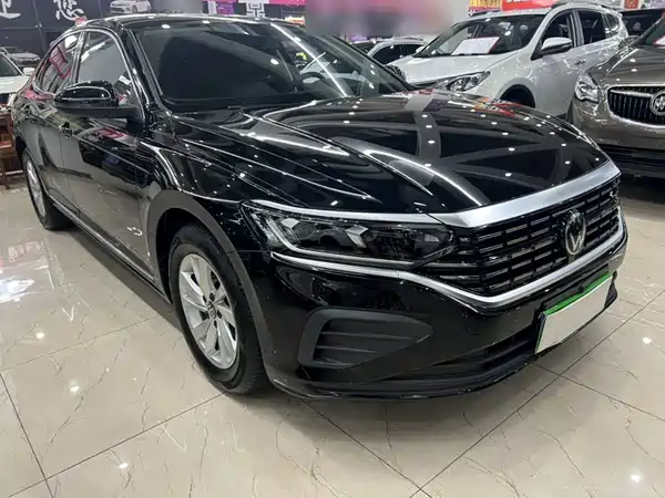 Volkswagen Passat 2025
