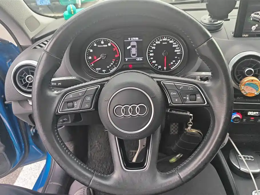 Audi A3 2018 — фото 15