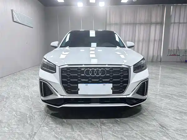 Audi Q2L 2023