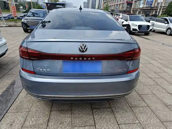 Volkswagen Passat 2022
