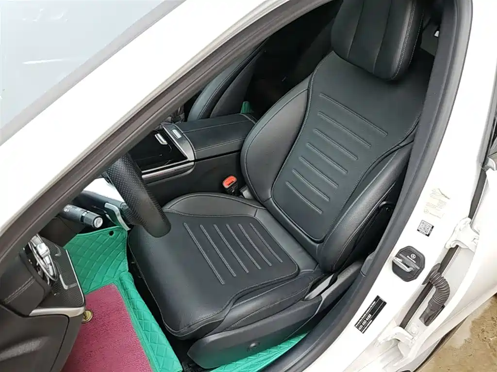 Mercedes-Benz C-Class 2023 — фото 15