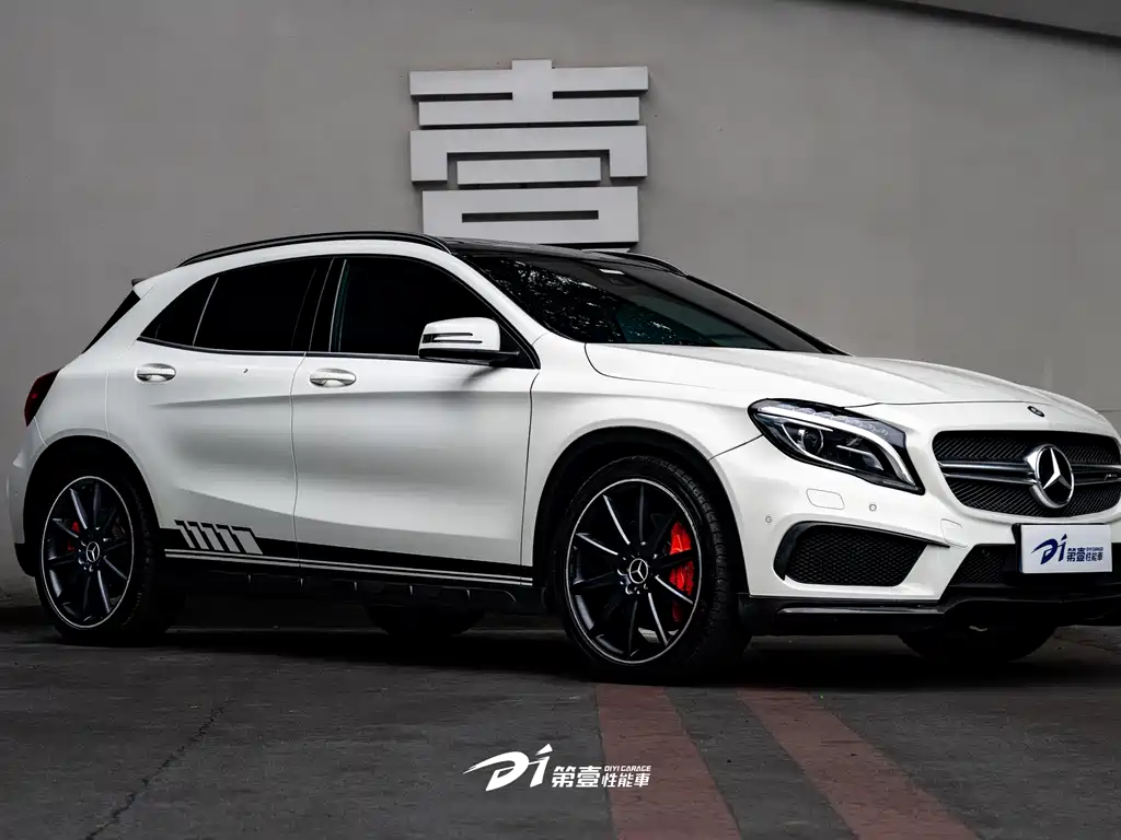 Mercedes-Benz GLA AMG 2015
