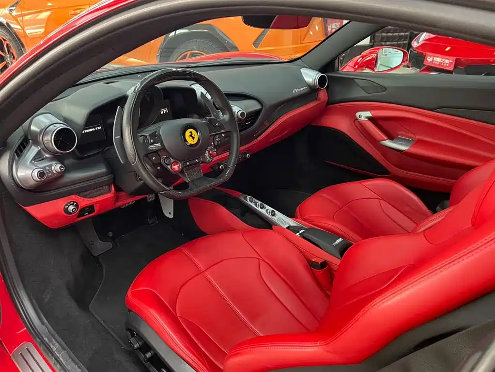 Ferrari F8 2021 — фото 13