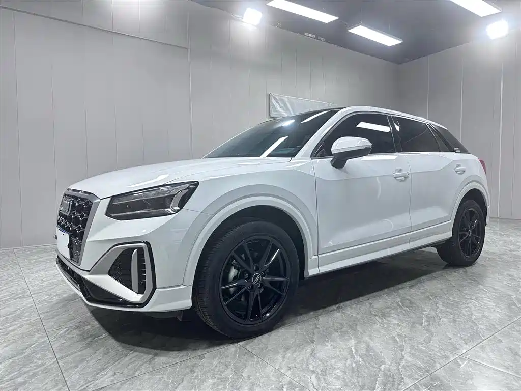Audi Q2L 2023
