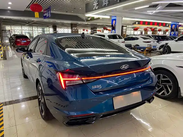 Hyundai Elantra 2023
