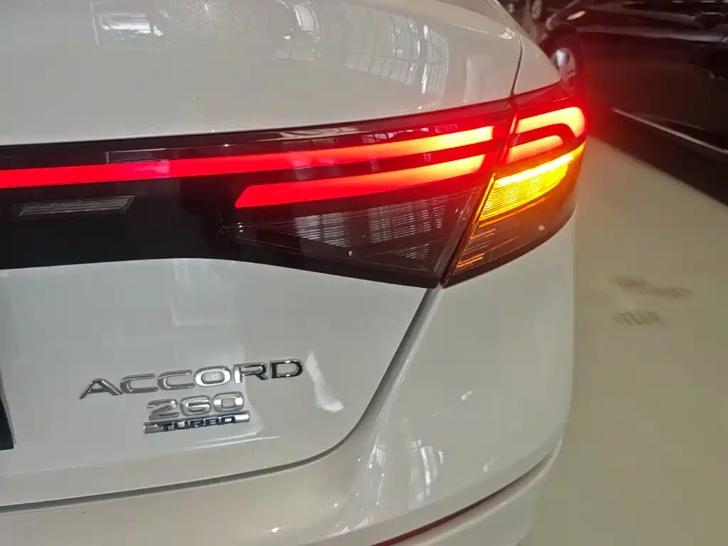 Honda Accord 2023 — фото 8