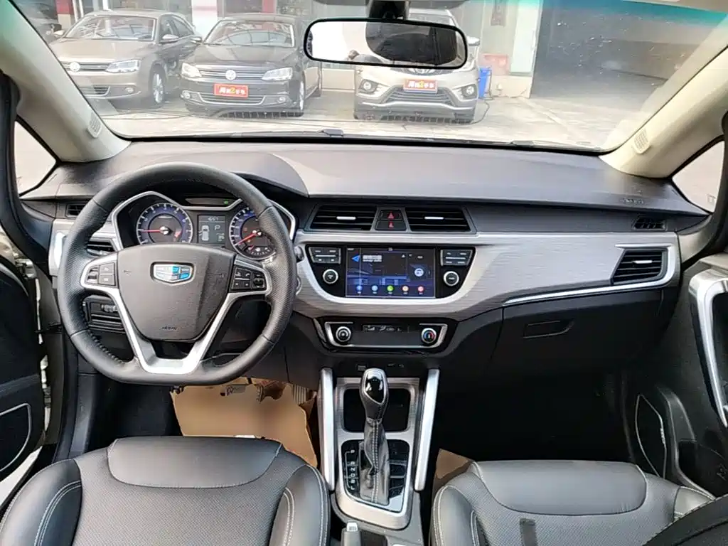Geely Vision X3 2018 — фото 10