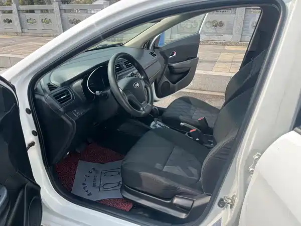 Kia K2 2015
