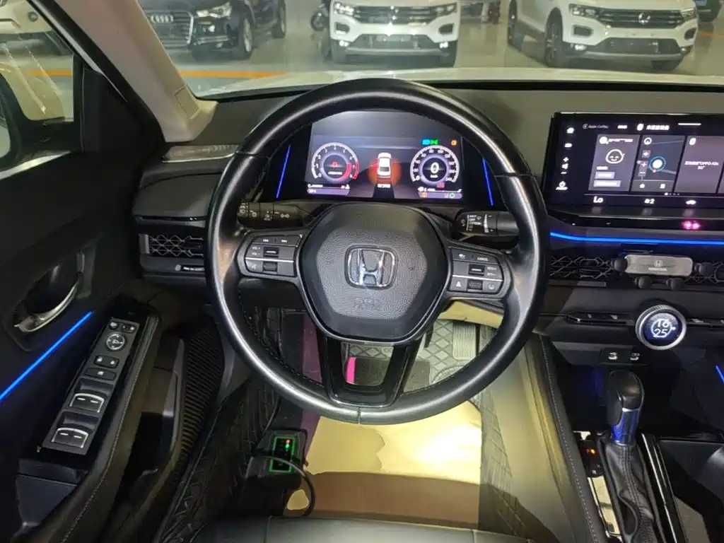 Honda Accord 2023 — фото 11