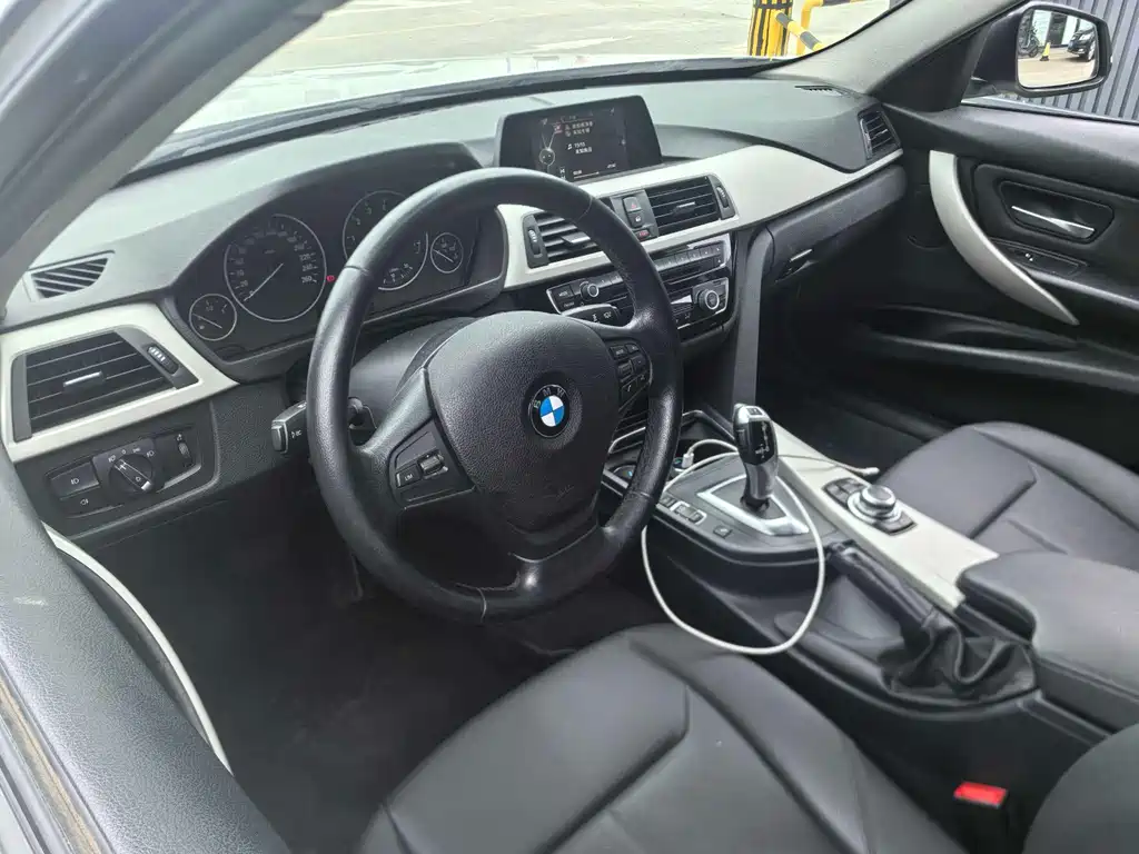 BMW 3 Series 2016 — фото 8