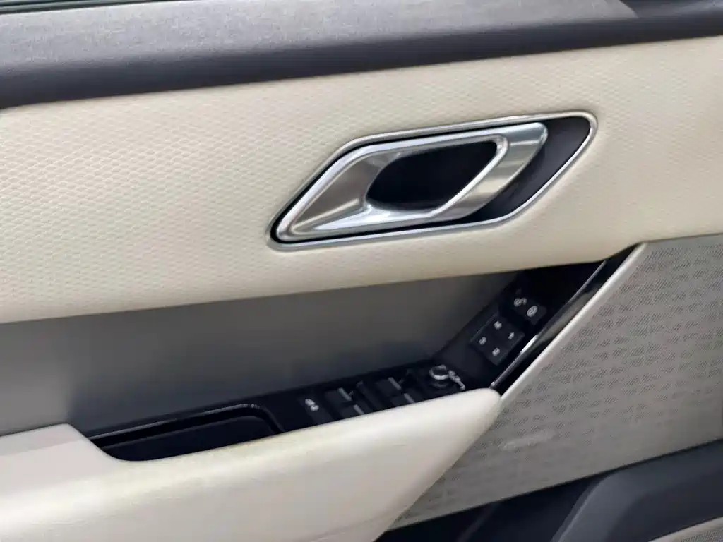 Land Rover Velar 2018 — фото 12