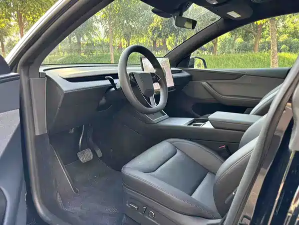 Tesla Model Y 2026